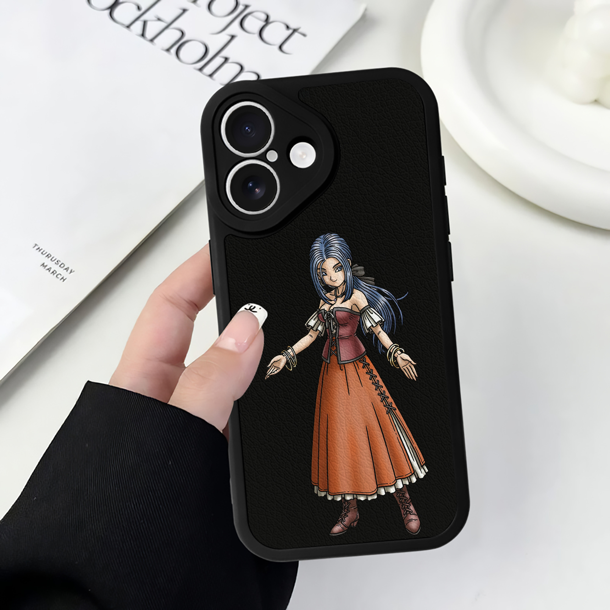 （画像用） ドラゴンクエスト Doragon Kuesuto Dragon Quest 【iPhone 16シリーズ対応】シリコンスマホケース（レザー調） 材質：シリコン